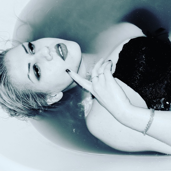 להיות הומו במשפחהּ שמבוססת על עוינות כלפי הומוסקסואלים משמעותו שאינך מקבל את אותן זכויות